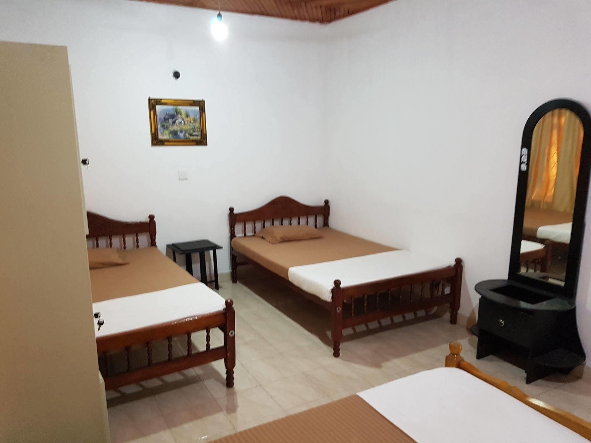 Hostel 107 كاندي المظهر الخارجي الصورة