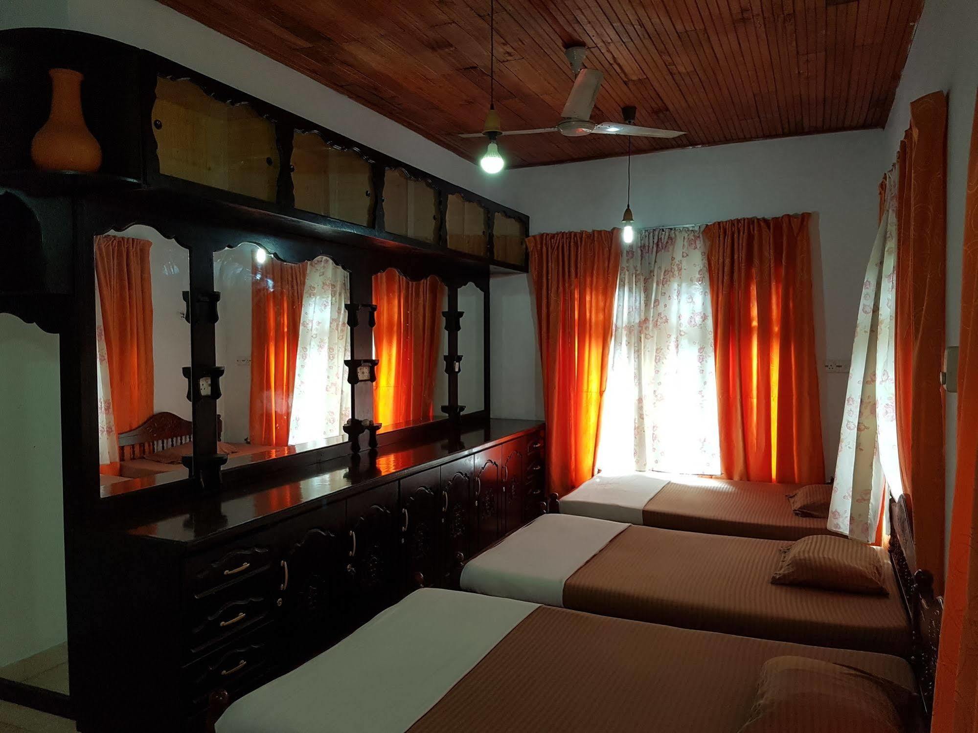 Hostel 107 كاندي المظهر الخارجي الصورة