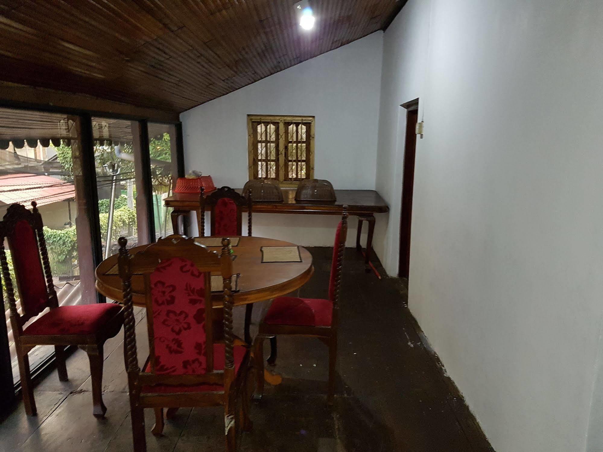 Hostel 107 كاندي المظهر الخارجي الصورة